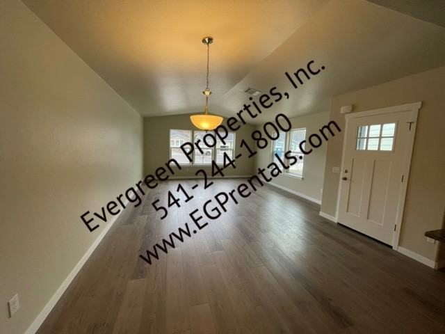 1023 Sw Oliver Pl #1 - Photo 4 of 12