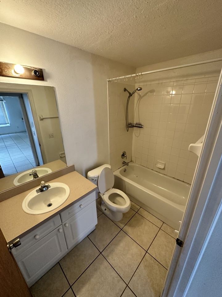 235 Mango Dr #B - Photo 7 of 27