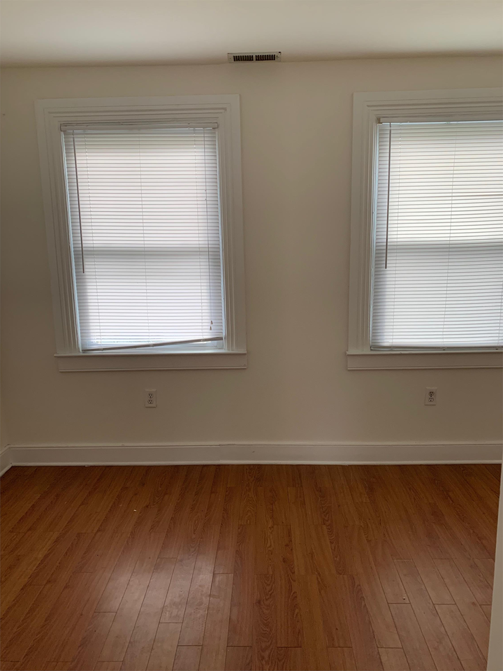 2225 Venable St #1 - Photo 3 of 9