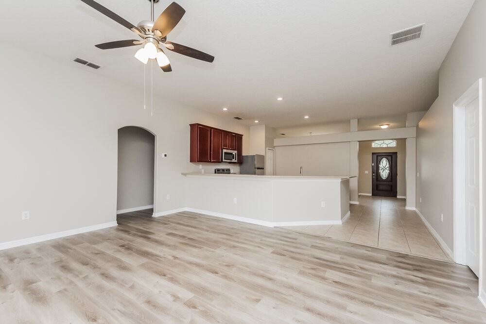 265 Cranbrook Dr - Photo 4 of 16