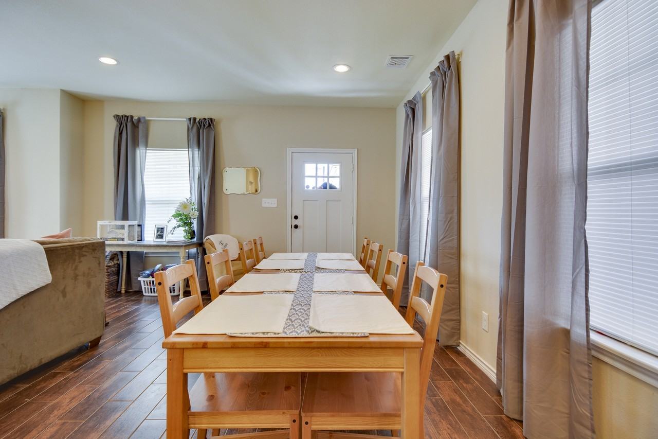 601 Highlands St #1 - Photo 5 of 27