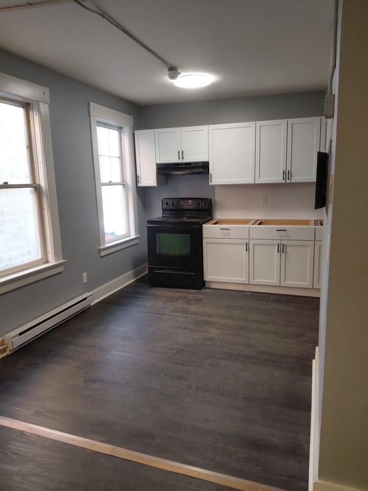 477 Main St #6 - Photo 2 of 7