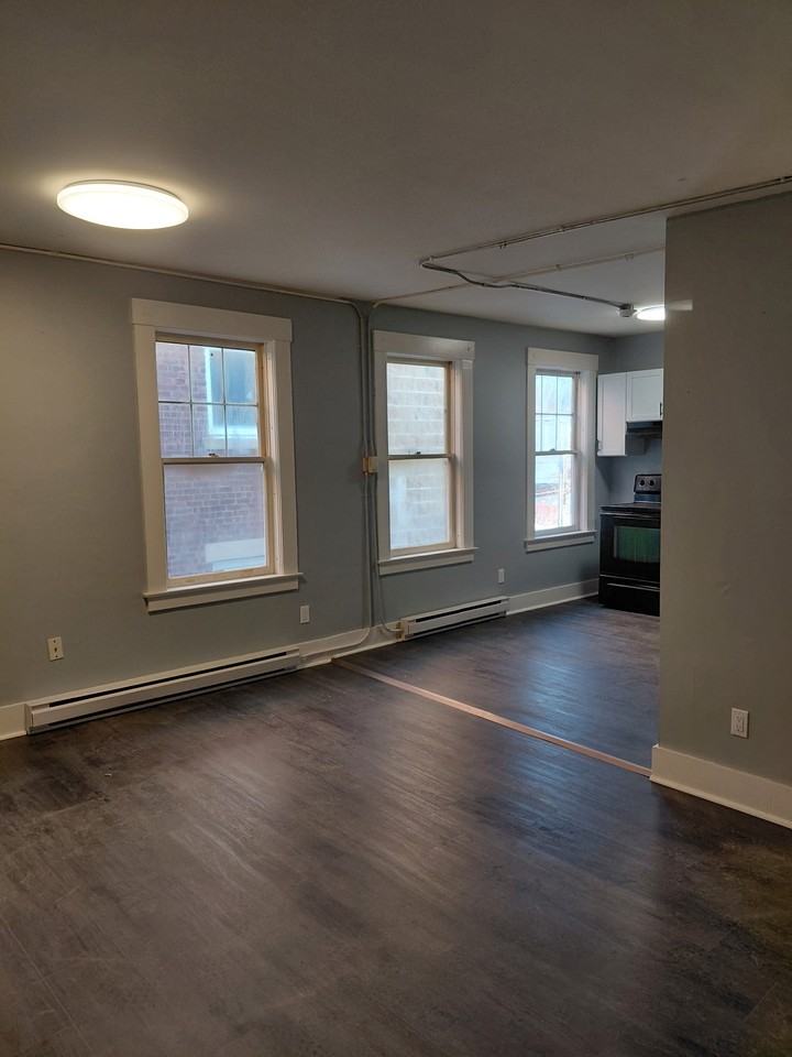 477 Main St #6 - Photo 3 of 7