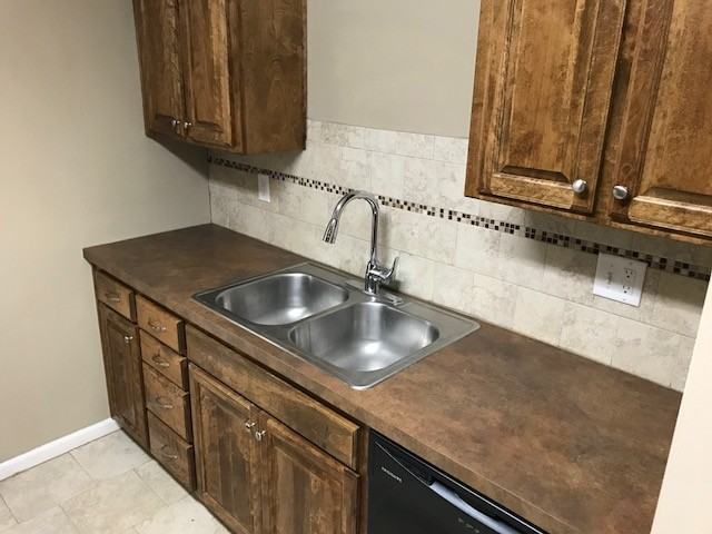 600 W Gay St Apt A #1 - Photo 3 of 10