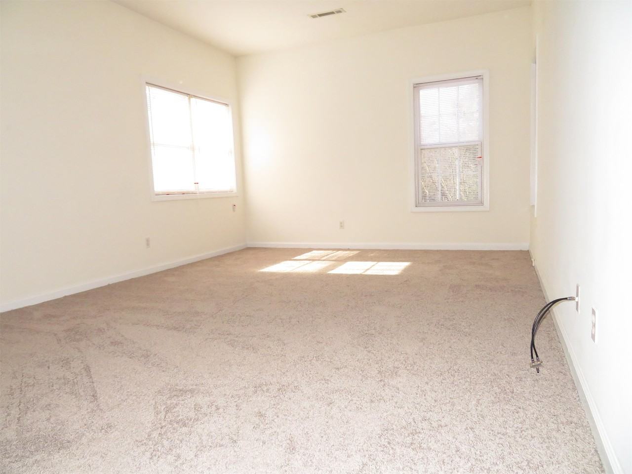 8842 Fairview Blf #1 - Photo 5 of 10