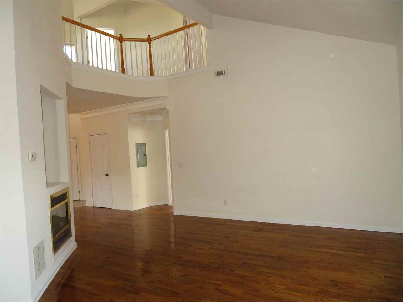 8842 Fairview Blf #1 - Photo 7 of 10