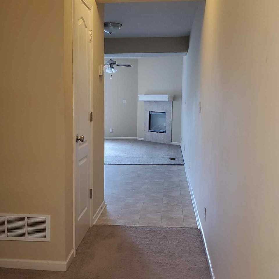 425J Hawthorne Blvd #1 - Photo 2 of 14