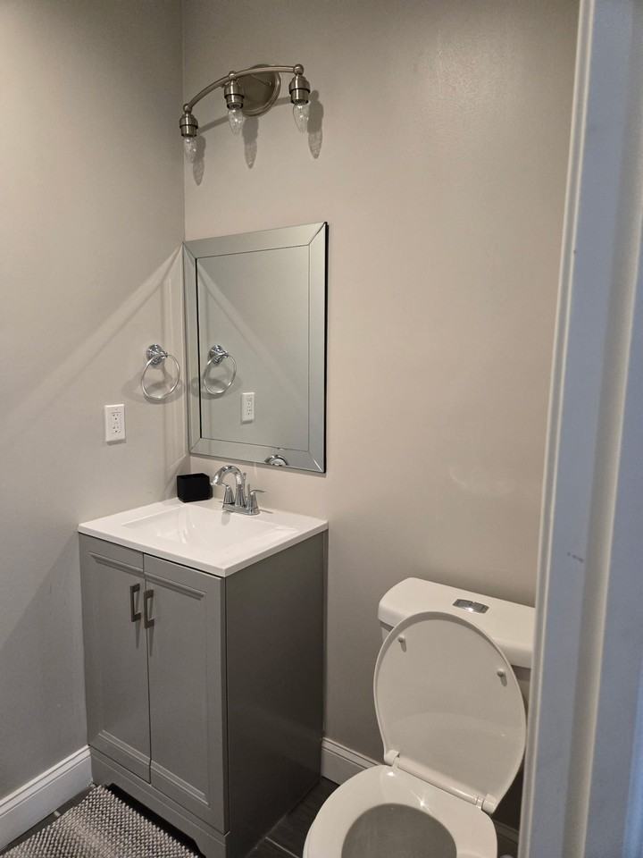 821 N Bradford St #2 - Photo 4 of 13