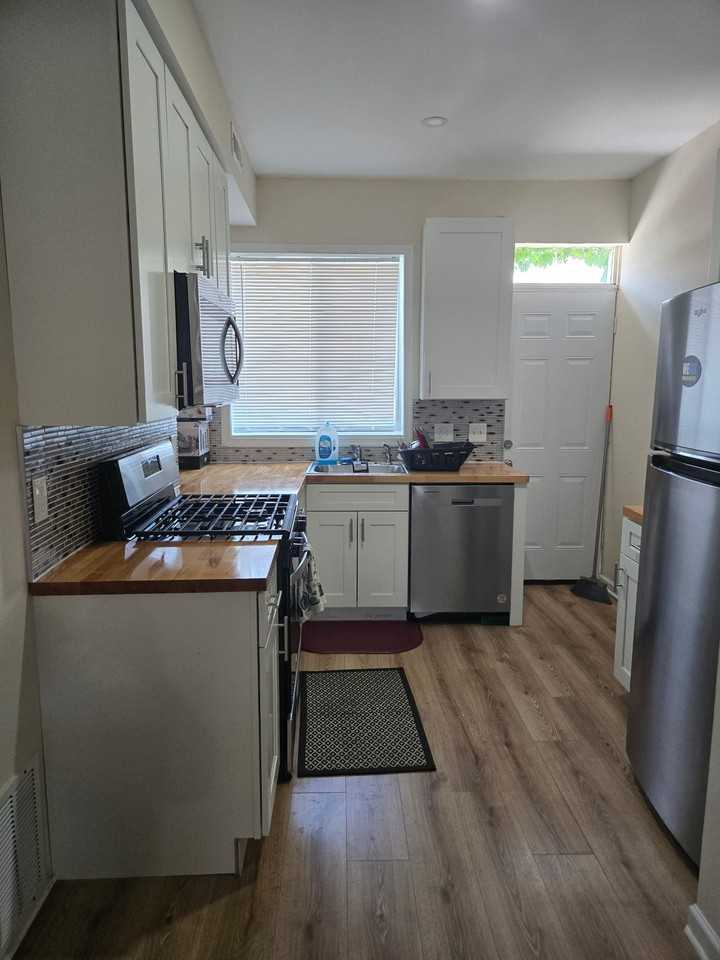 821 N Bradford St #2 - Photo 5 of 13