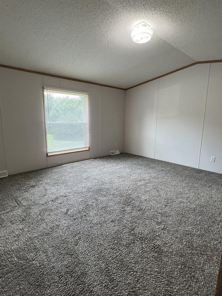 523 NE State Rt 13 - 6 #6 - Photo 6 of 21