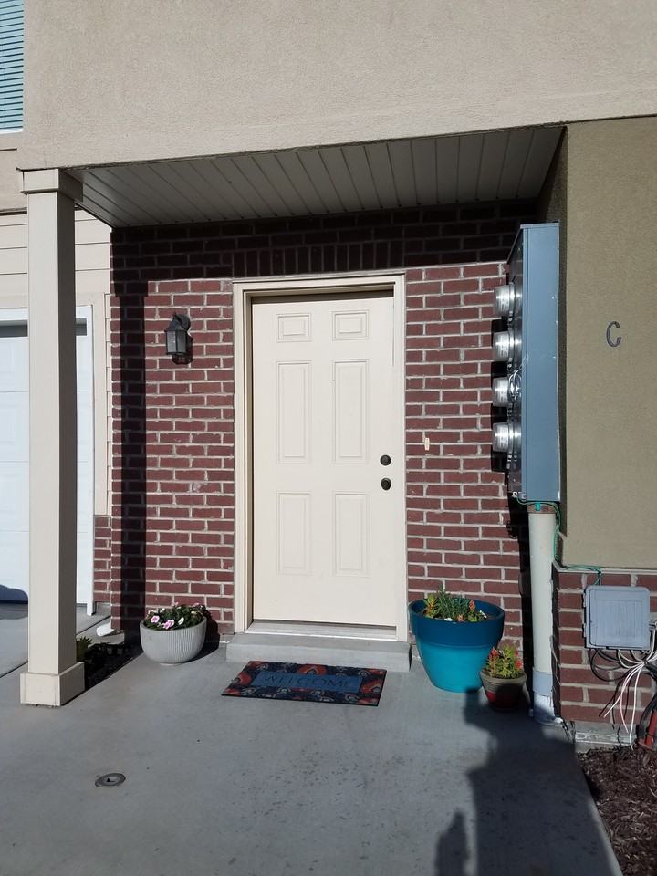 573 Sw #B - Photo 2 of 6