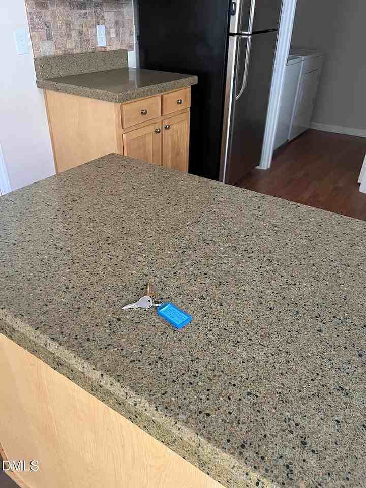 1221 Claret Ln - Photo 5 of 35