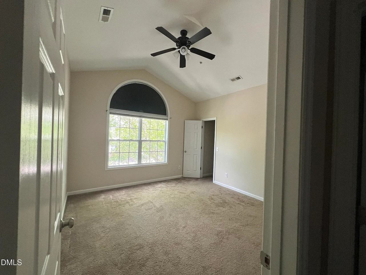 1221 Claret Ln - Photo 7 of 35