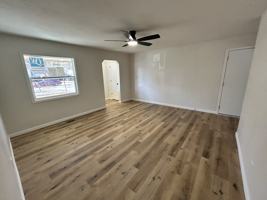 featured image of 806 Stratford Dr