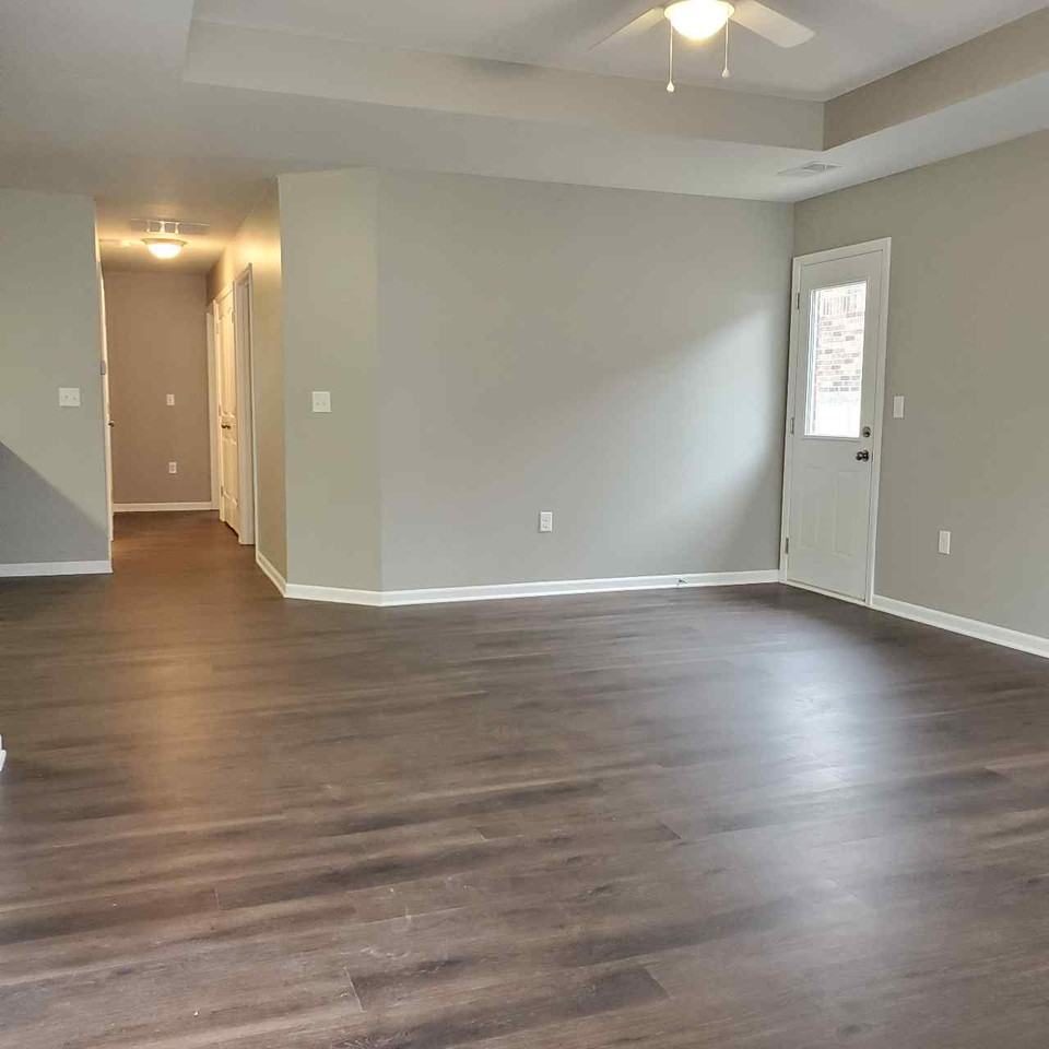 897 W Gay St #B - Photo 3 of 29