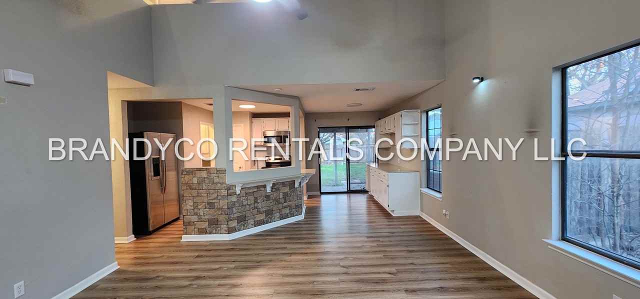 3903 London Ln #1 - Photo 3 of 16