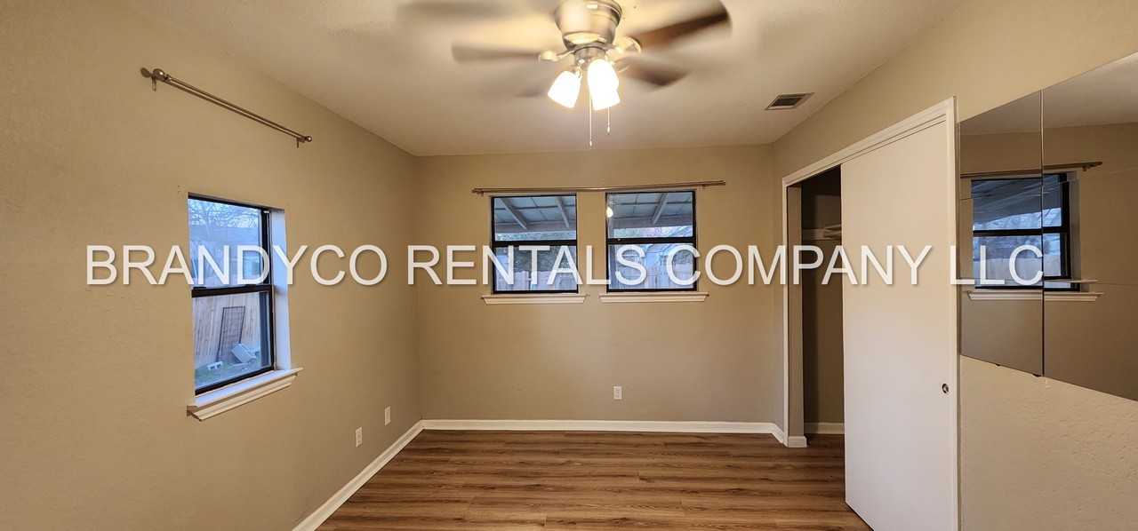 3903 London Ln #1 - Photo 6 of 16