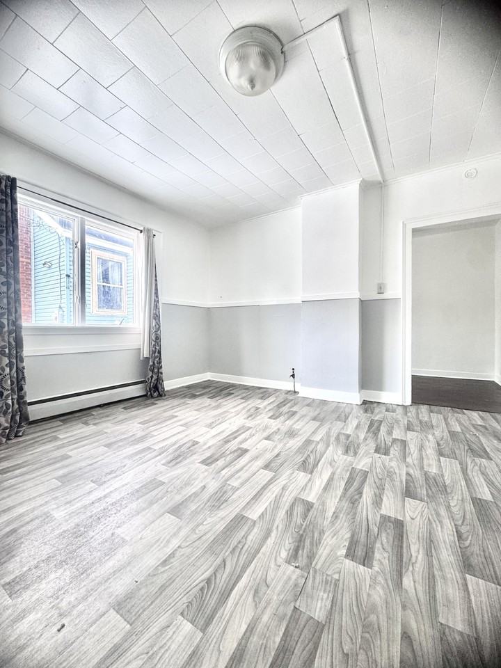 256 14th St #2 - Photo 3 of 11