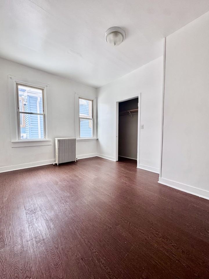 256 14th St #2 - Photo 4 of 11