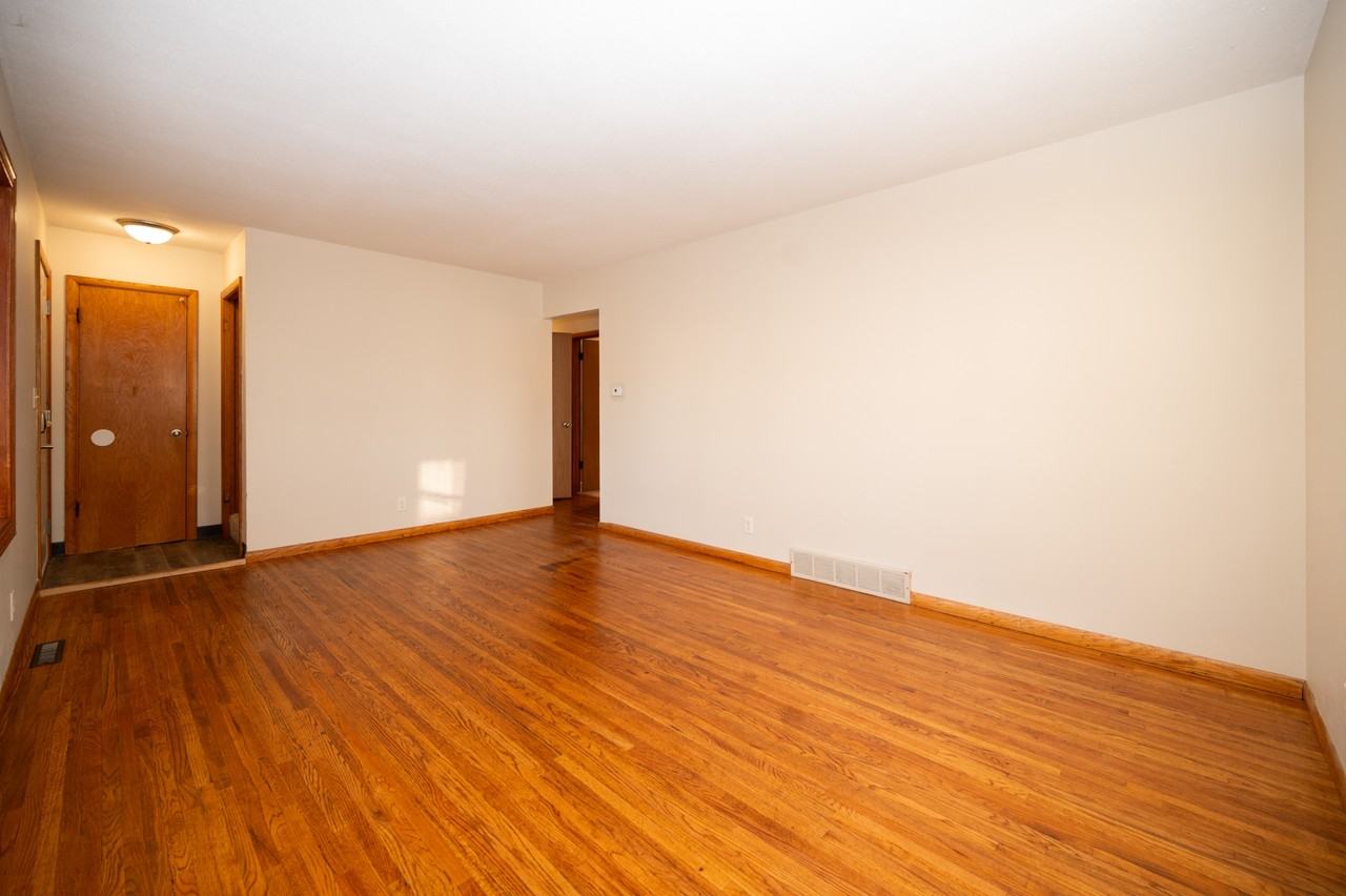 1220 4 1/2 St Nw #1 - Photo 5 of 26