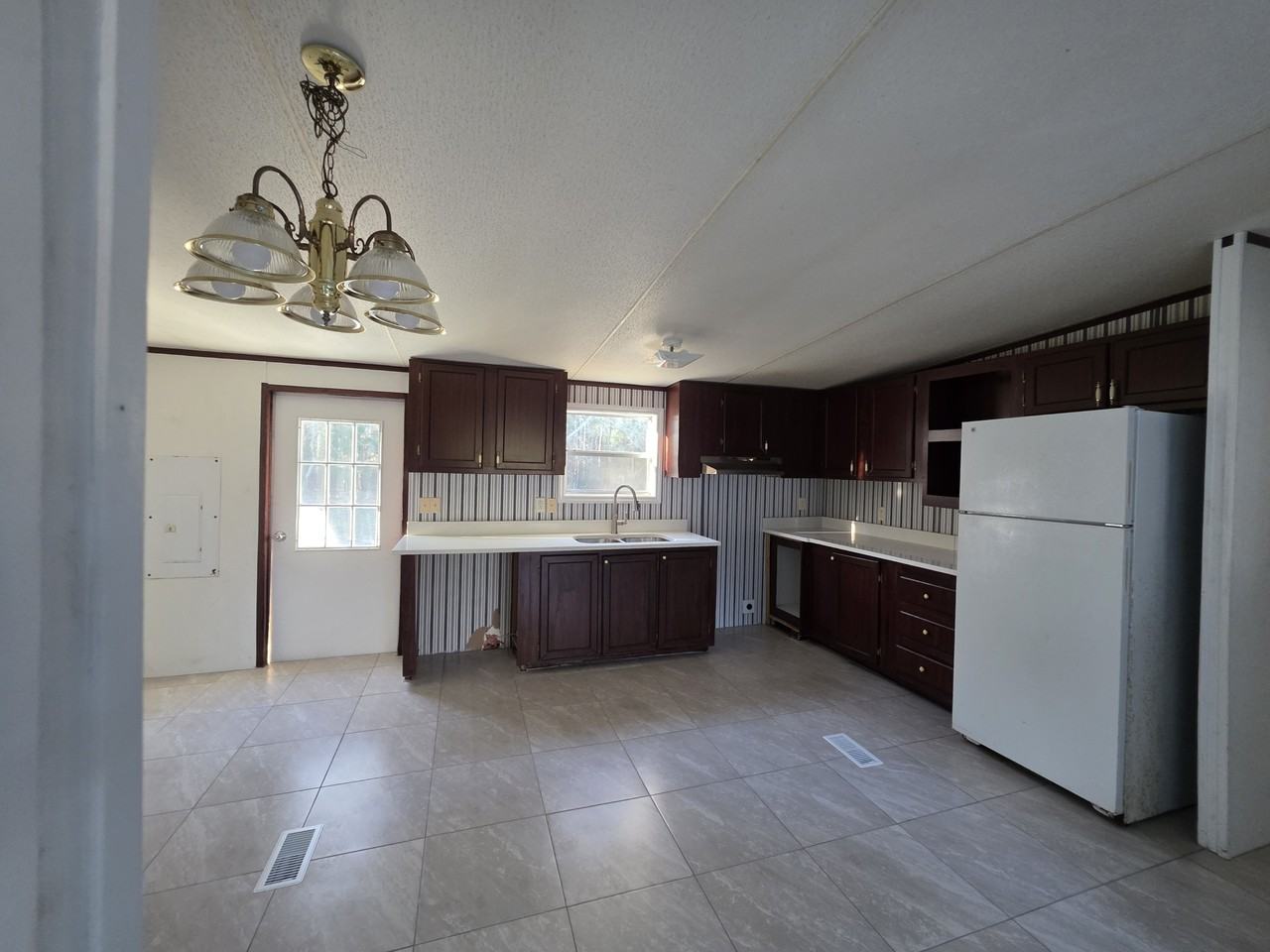 135 Buckeye Ct #1 - Photo 7 of 27