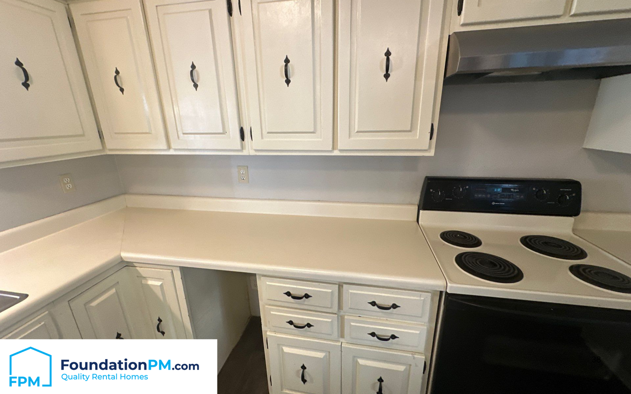 2292 Foxmoor Ln #1 - Photo 3 of 23