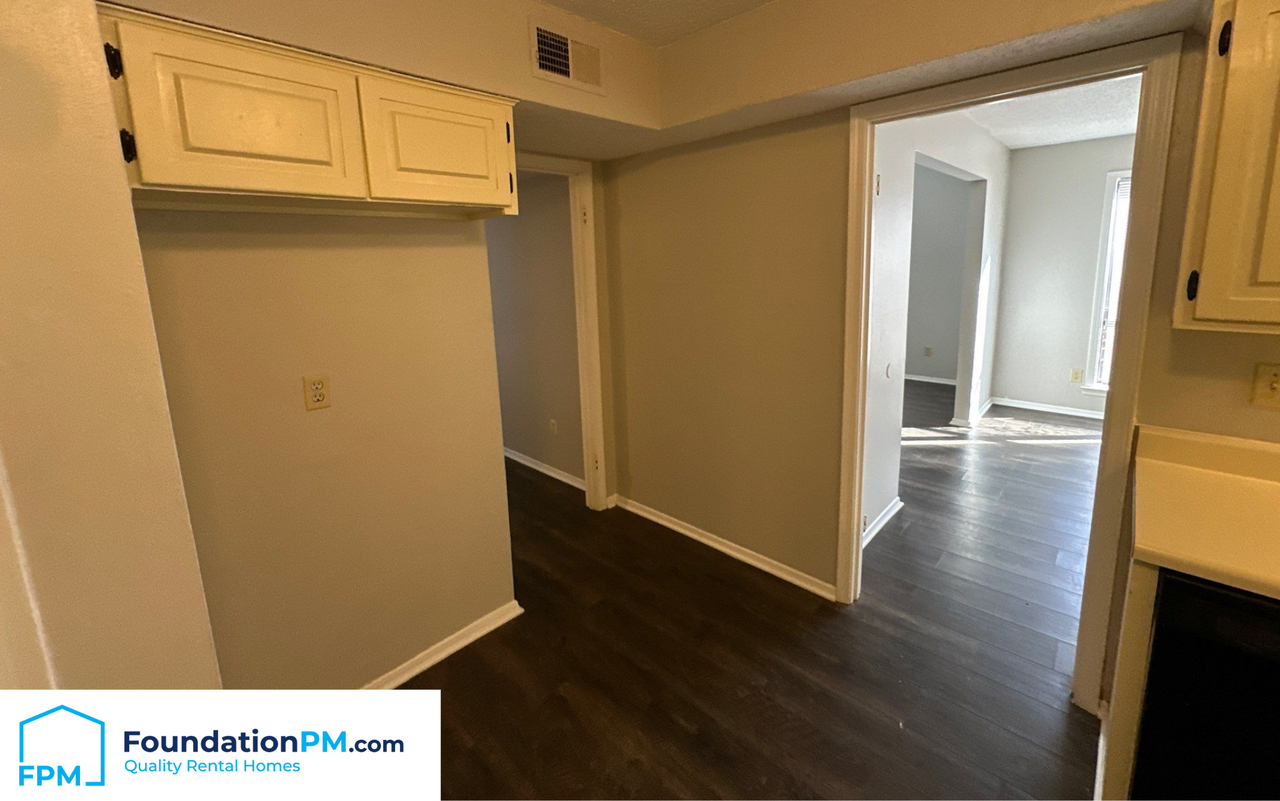 2292 Foxmoor Ln #1 - Photo 5 of 23