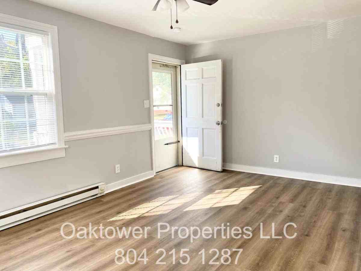 1420 Lynhaven Ave #1 - Photo 3 of 10