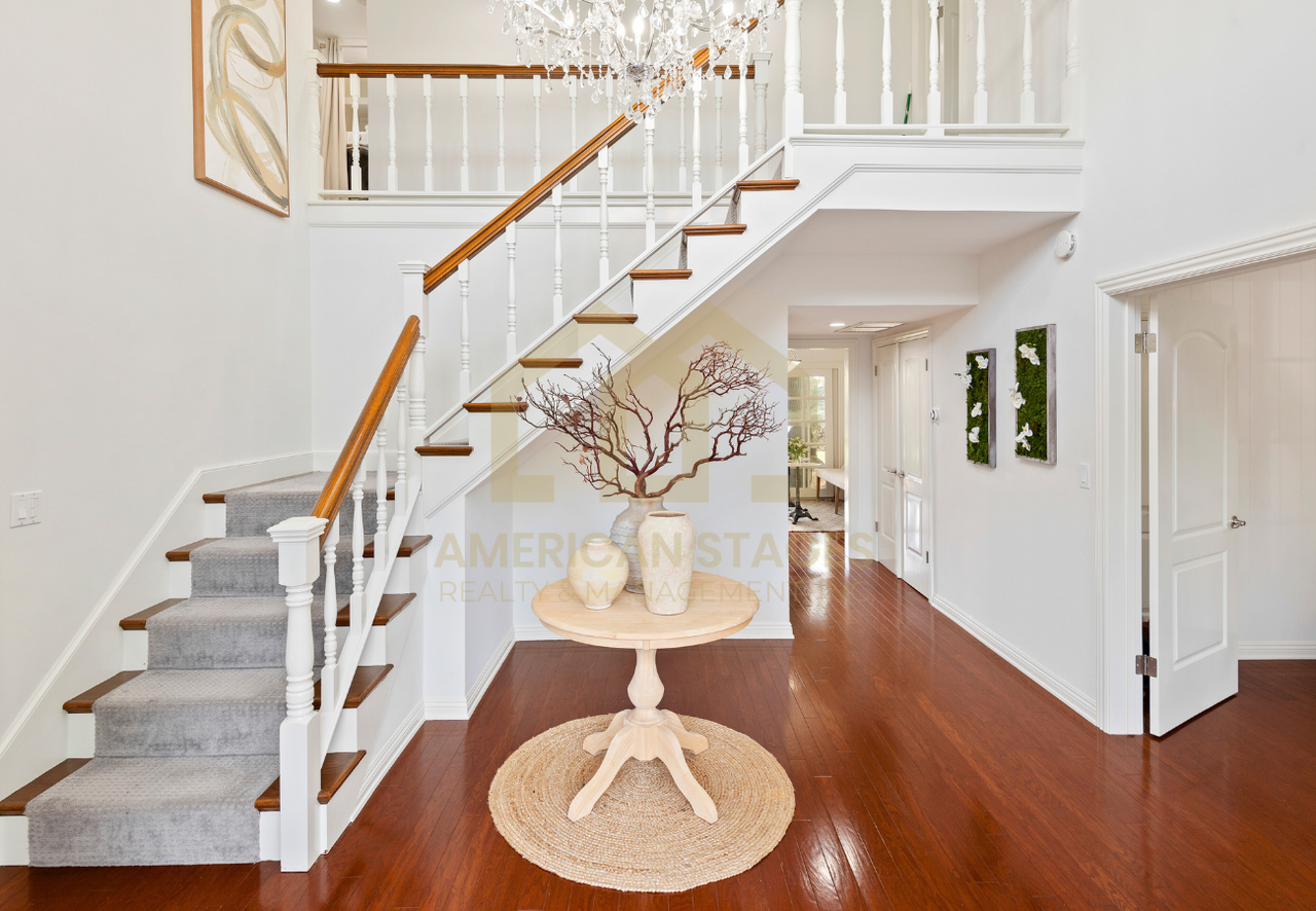 1476 Crestline Dr #1 - Photo 3 of 33