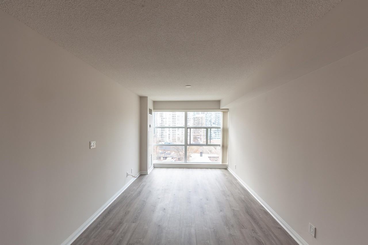 11 Jefferson At 11 Saint Joseph #1408 - Photo 3 of 10