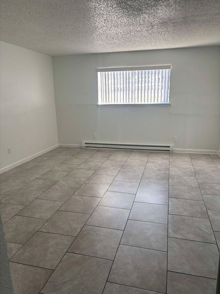 2119 SW 39th St. - Photo 5 of 14