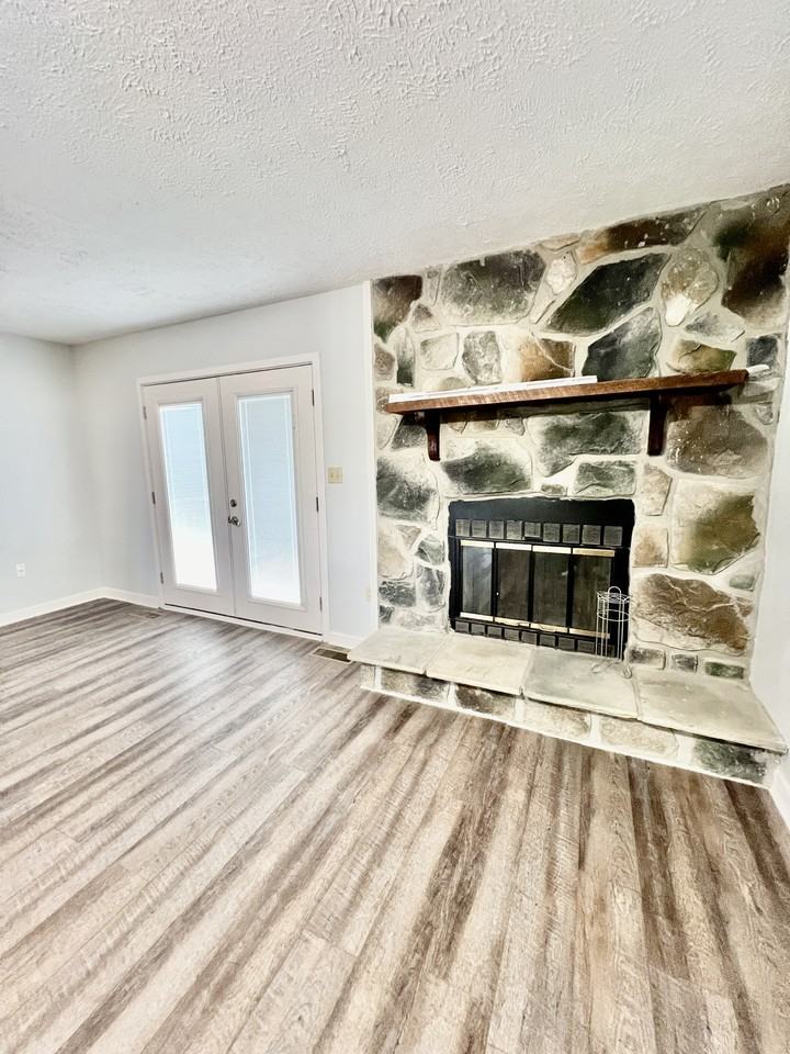 403 Cedarstone Dr #1 - Photo 7 of 31