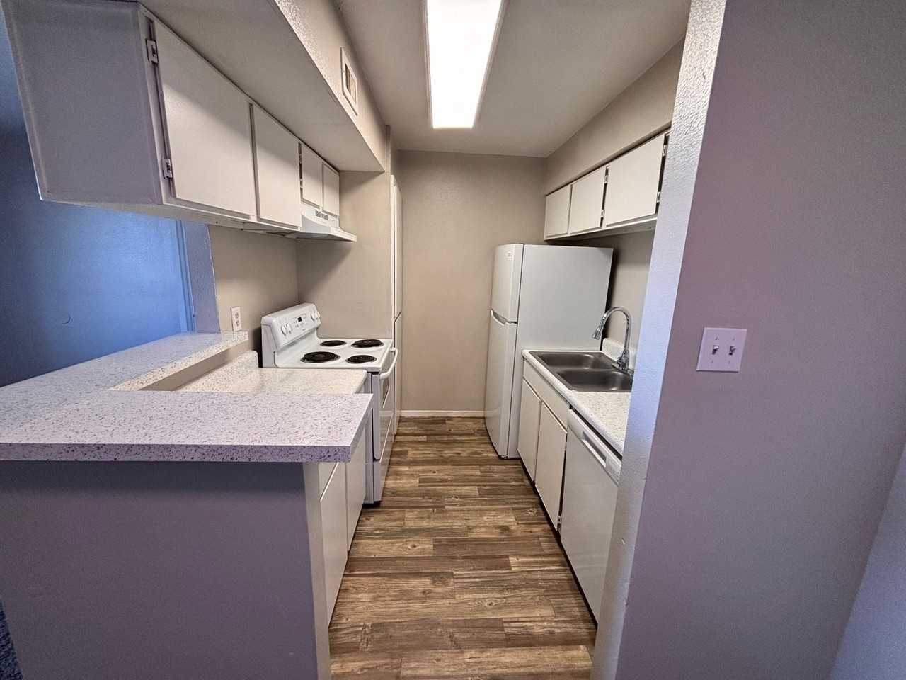 Windmill Apartments - Photo 4 of 8