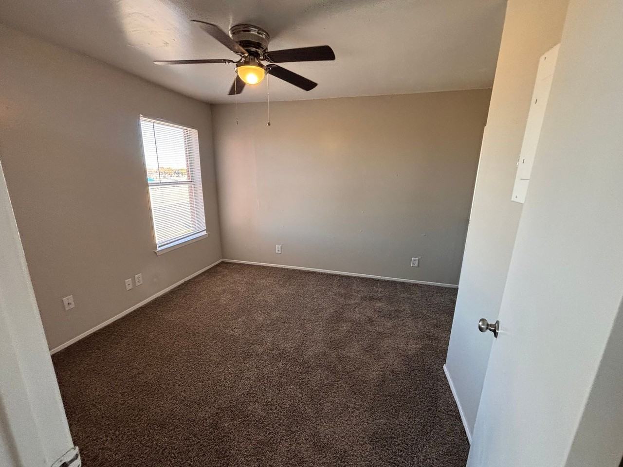 Windmill Apartments - Photo 5 of 8