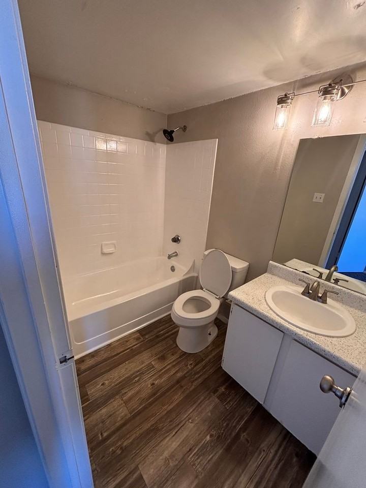 Windmill Apartments - Photo 7 of 8