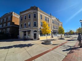 featured image of 696714 Albany Ave #714