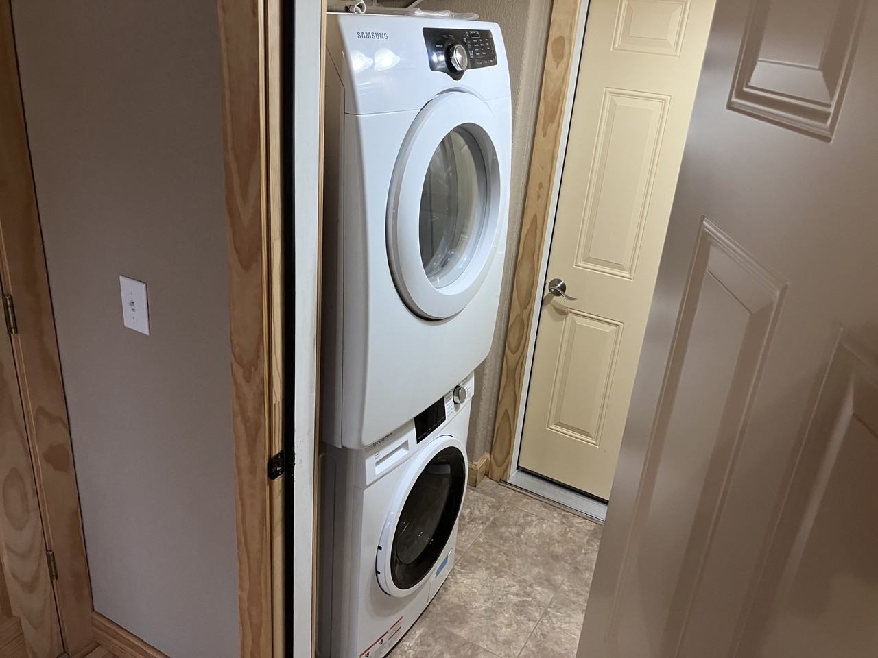 24 Davis Ct #4 - Photo 5 of 7