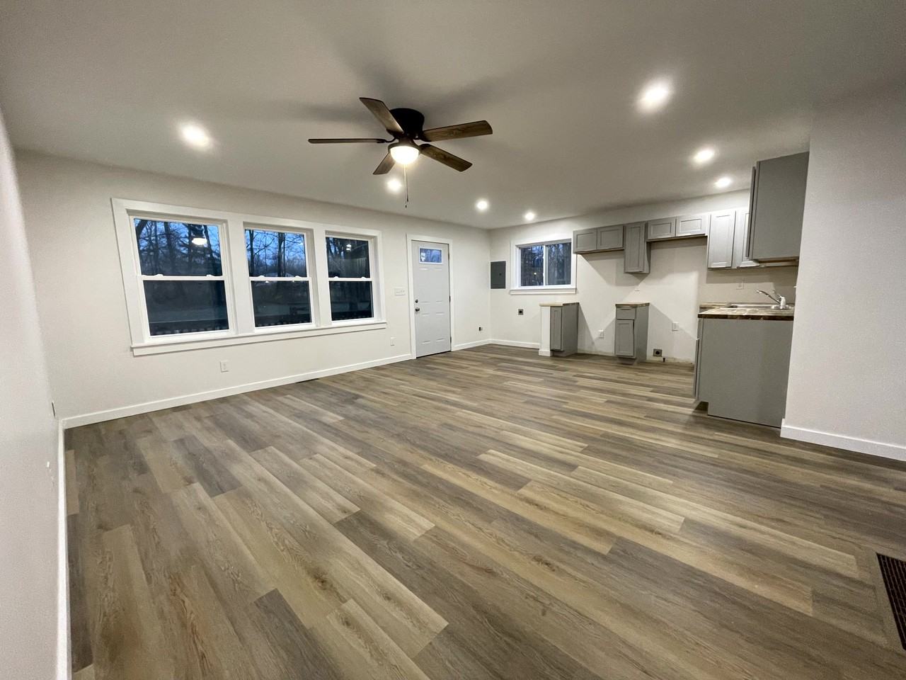 7350 N Beach Ave #1 - Photo 4 of 13