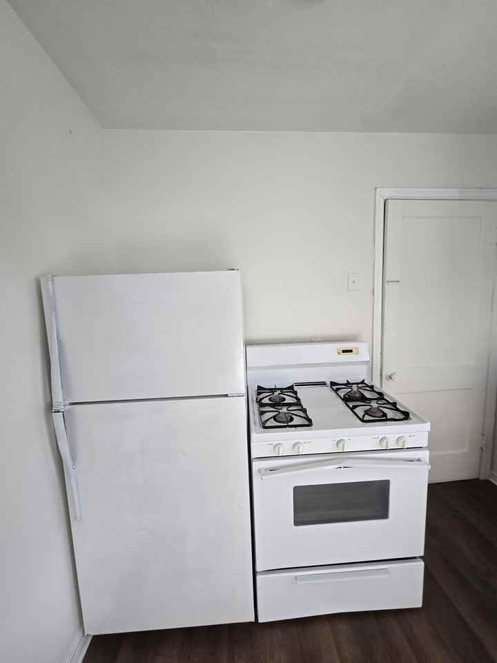 511 E Funston St #1 - Photo 5 of 16