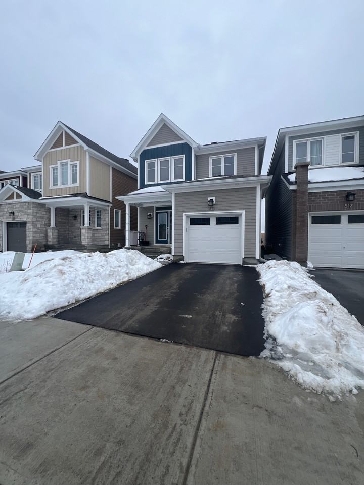 515 Oldenburg Ave #1 - Photo 3 of 27