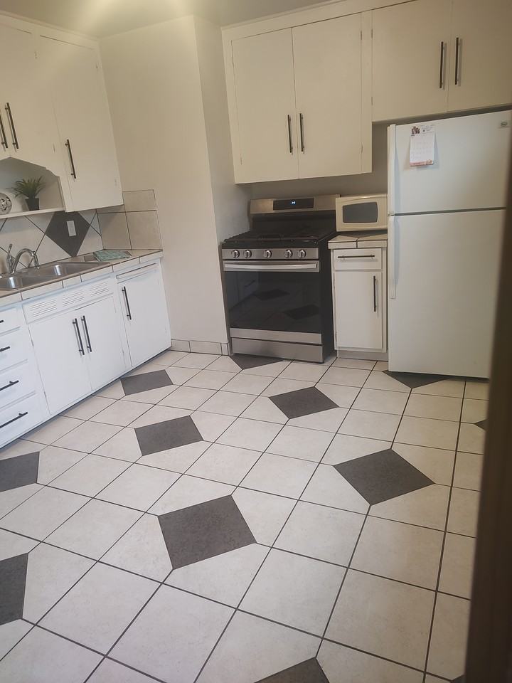 1006 Richardson Ct #5 - Photo 4 of 10