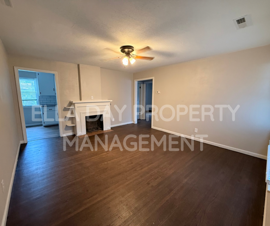 2512 S Ellis Ave #1 - Photo 2 of 7