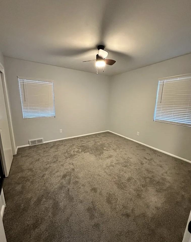 116 E Park Lane St #1 - Photo 4 of 10