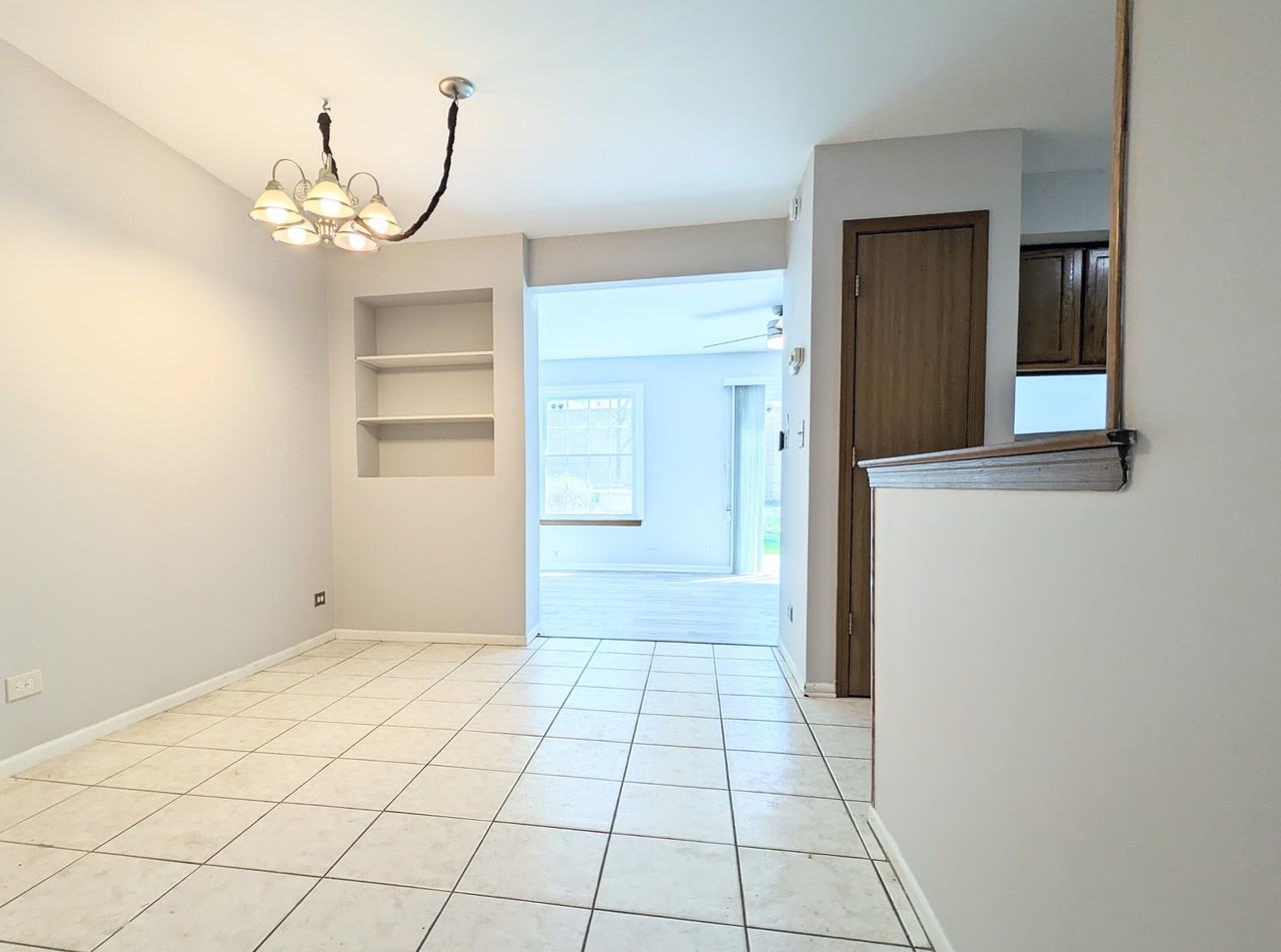 829 N Tamarac Blvd #1 - Photo 3 of 13