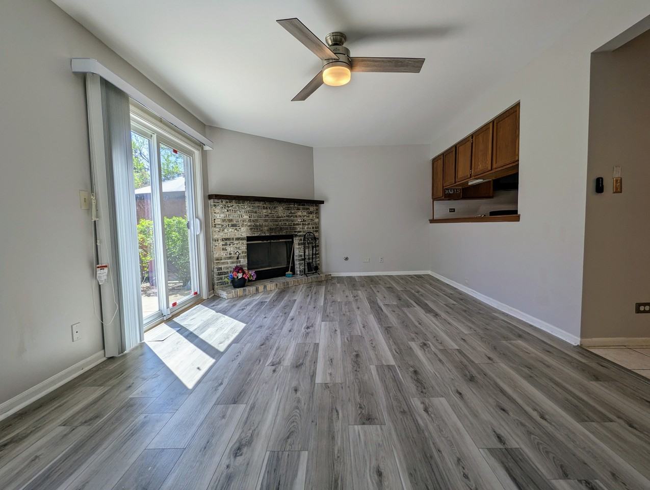 829 N Tamarac Blvd #1 - Photo 5 of 13