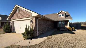 featured image of 176 Fields Pond Dr #1