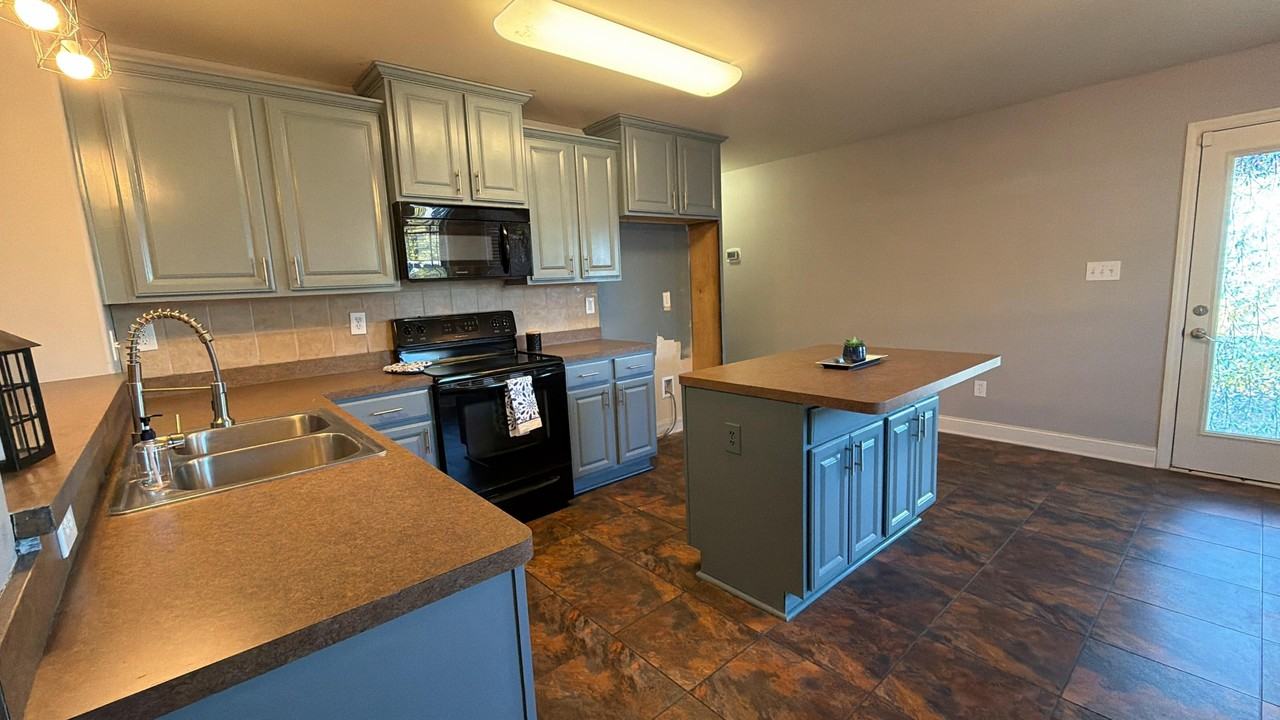 176 Fields Pond Dr #1 - Photo 4 of 15