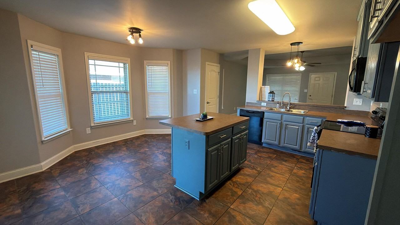 176 Fields Pond Dr #1 - Photo 5 of 15