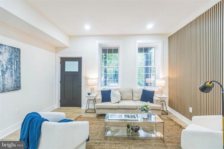 1129 8th St Ne #1 - Photo 3 of 30