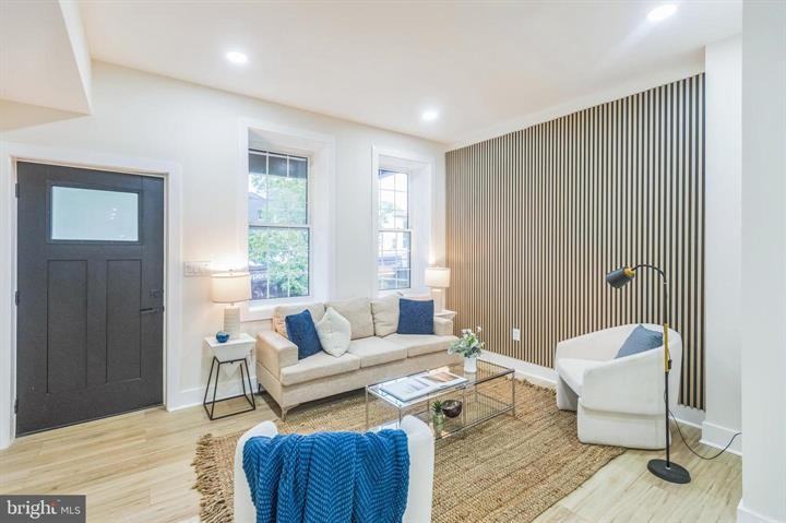 1129 8th St Ne #1 - Photo 4 of 30